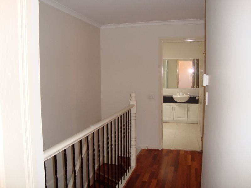 4/2 McKelvie Court, Glen Waverley VIC 3150