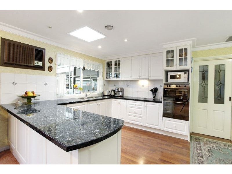 6 Ealing Court, Glen Waverley VIC 3150