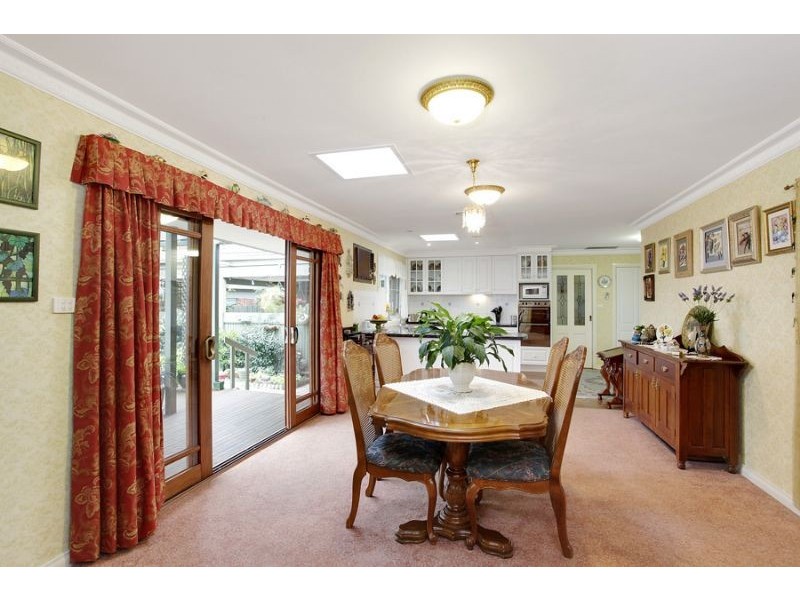 6 Ealing Court, Glen Waverley VIC 3150