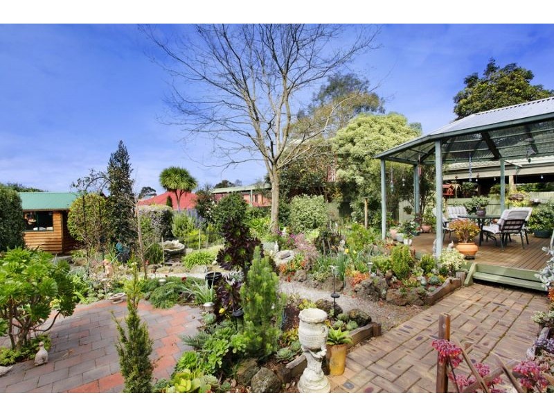 6 Ealing Court, Glen Waverley VIC 3150