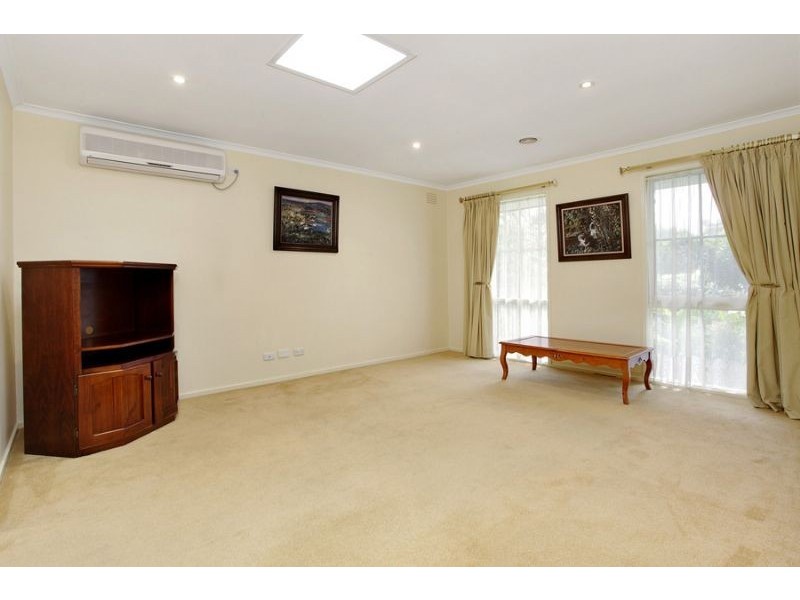 6 Ealing Court, Glen Waverley VIC 3150
