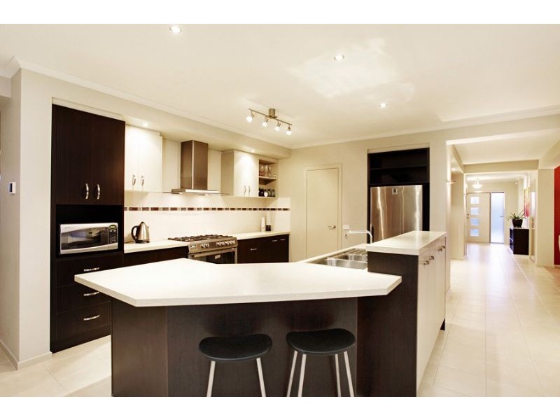 126 Blackburn Road, Glen Waverley VIC 3150