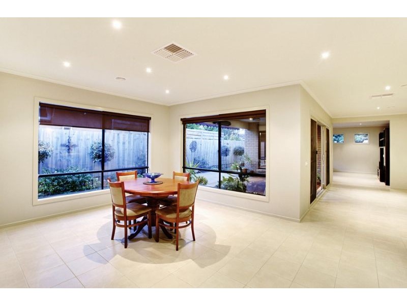 126 Blackburn Road, Glen Waverley VIC 3150