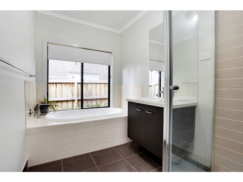 16 Trentbridge Road, Mulgrave VIC 3170