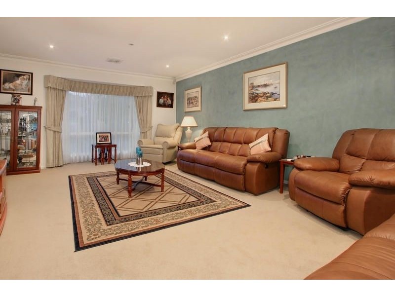 2/35 Dunscombe Avenue, Glen Waverley VIC 3150