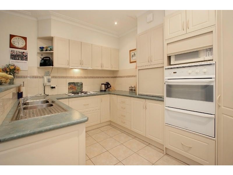 2/35 Dunscombe Avenue, Glen Waverley VIC 3150