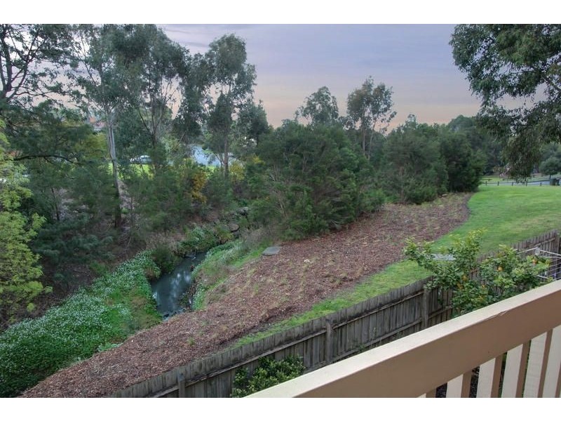 2/35 Dunscombe Avenue, Glen Waverley VIC 3150