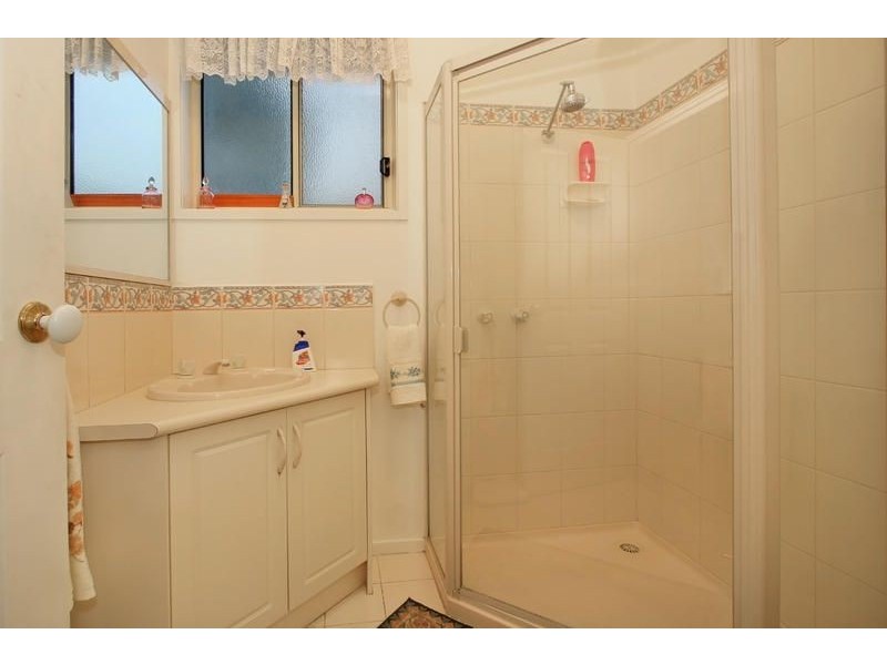 2/35 Dunscombe Avenue, Glen Waverley VIC 3150