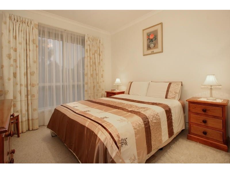 2/35 Dunscombe Avenue, Glen Waverley VIC 3150