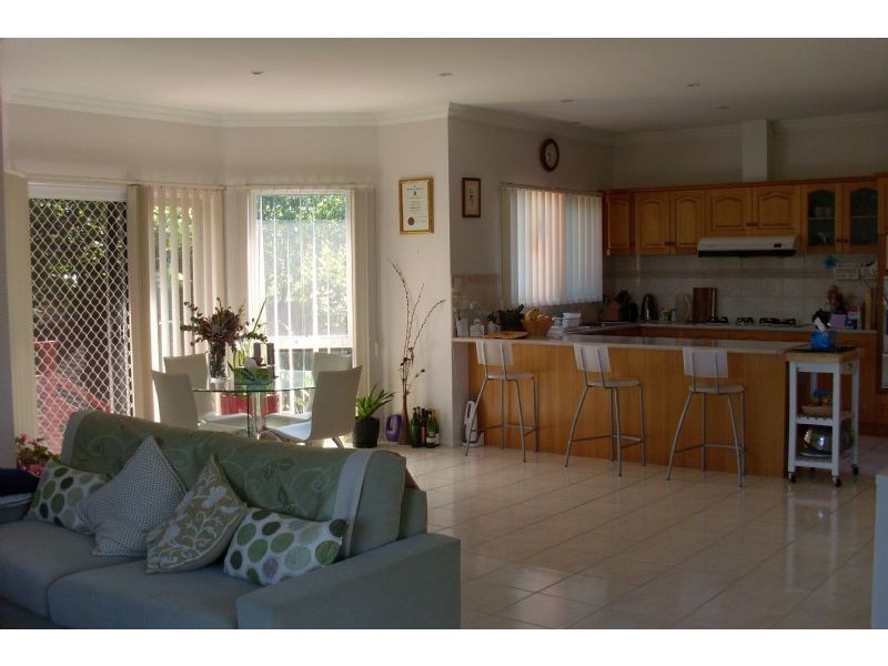 2/13 Moona Street, Burwood East VIC 3151