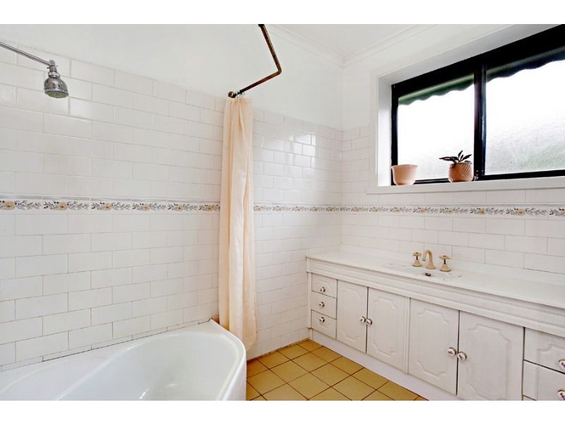 12 Greenways Road, Glen Waverley VIC 3150