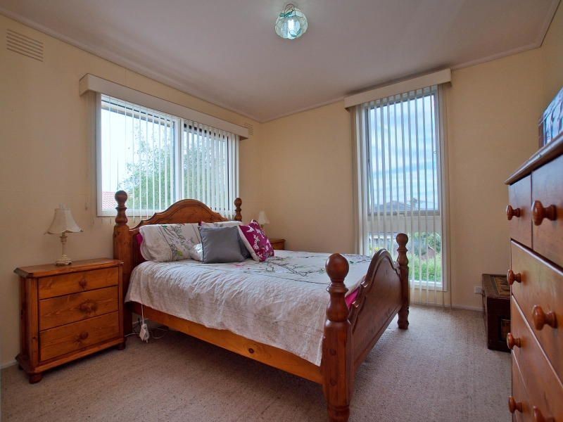 32 Cambrian Crescent, Wheelers Hill VIC 3150