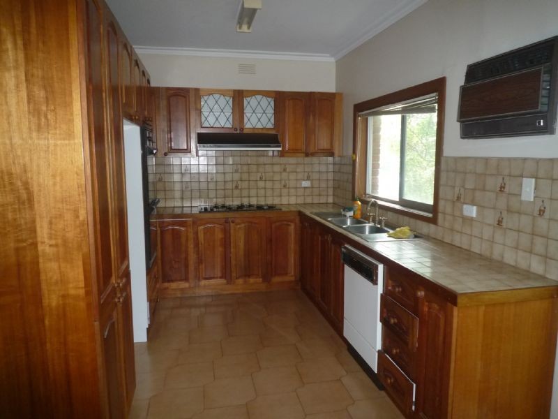 60 Silver Ash Avenue, Ashwood VIC 3147