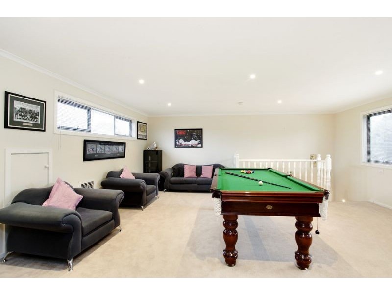 104 Strada Crescent, Wheelers Hill VIC 3150