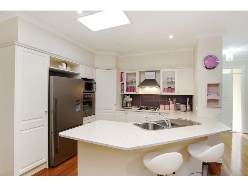 104 Strada Crescent, Wheelers Hill VIC 3150