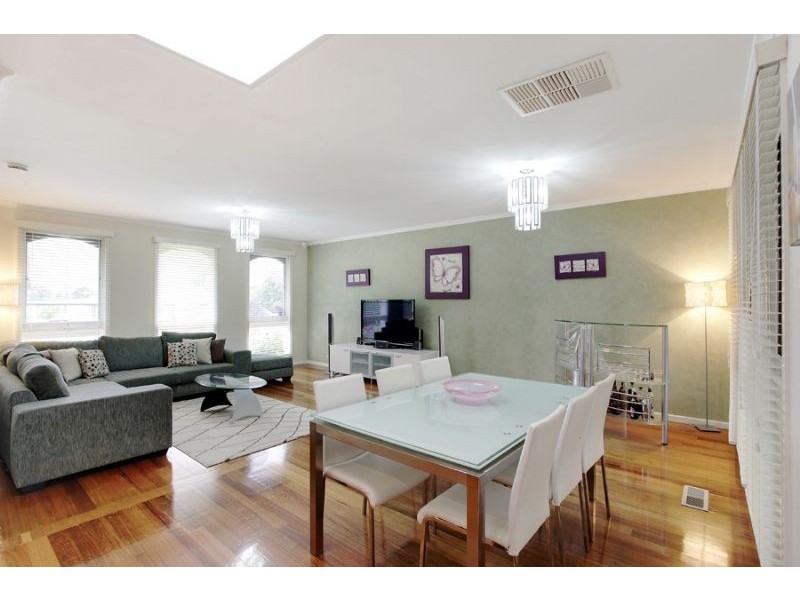 104 Strada Crescent, Wheelers Hill VIC 3150