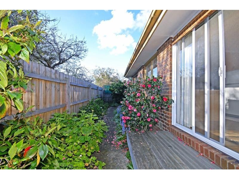 2/9 Richard Street, Glen Waverley VIC 3150