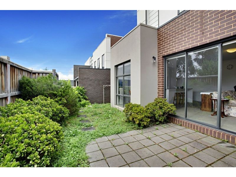 2 Rokeby Crescent, Mulgrave VIC 3170