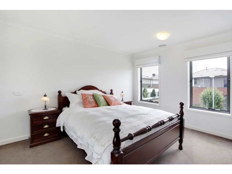 2 Rokeby Crescent, Mulgrave VIC 3170