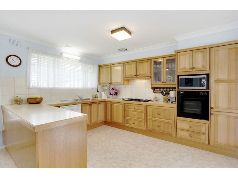 6 Cambridge Drive, Glen Waverley VIC 3150