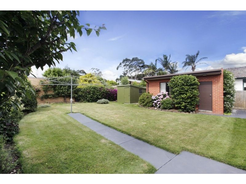 6 Cambridge Drive, Glen Waverley VIC 3150