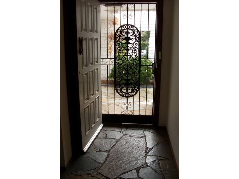 10 Sim Street, Mount Waverley VIC 3149