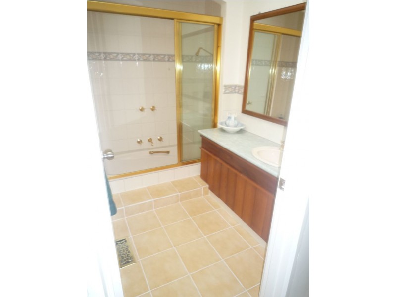 18 Wellesley Road, Glen Waverley VIC 3150