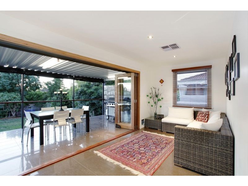 55 Rivett Crescent, Mulgrave VIC 3170