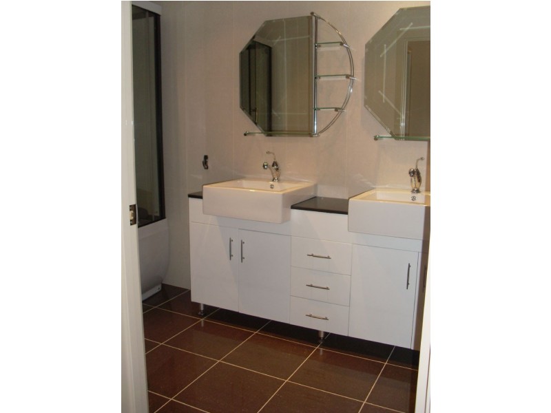 4 Myrtle Street, Glen Waverley VIC 3150