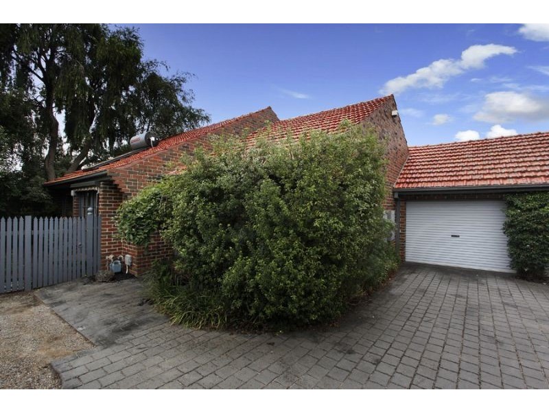 2/94 Blackburn Road, Glen Waverley VIC 3150