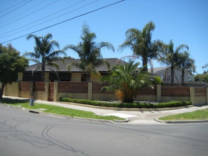 2 Romilly Crescent, Mulgrave VIC 3170