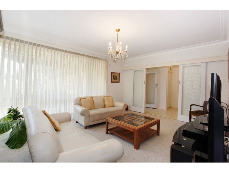 32 Hampshire Road, Glen Waverley VIC 3150