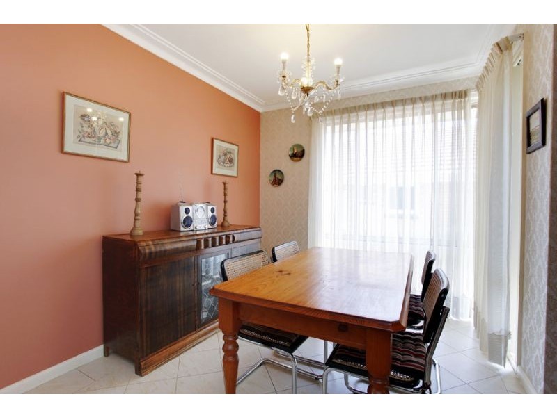 32 Hampshire Road, Glen Waverley VIC 3150