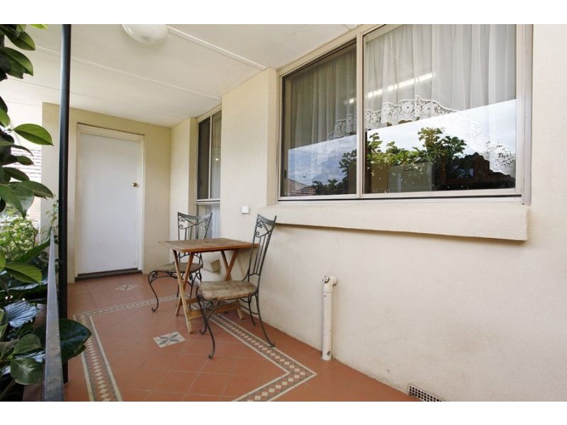 32 Hampshire Road, Glen Waverley VIC 3150