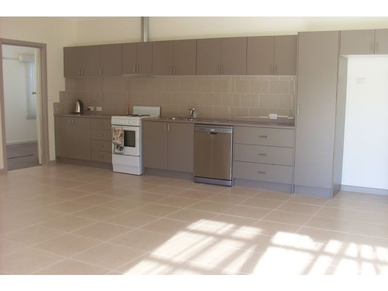 8 Edith Street, Glen Waverley VIC 3150