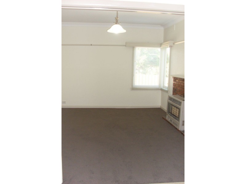8 Edith Street, Glen Waverley VIC 3150