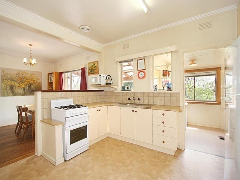 5 Drummond Street, Chadstone VIC 3148