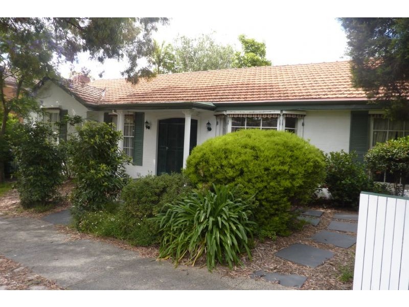 18 Wellesley Road, Glen Waverley VIC 3150