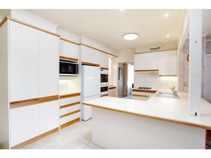 92 Whites lane, Glen Waverley VIC 3150