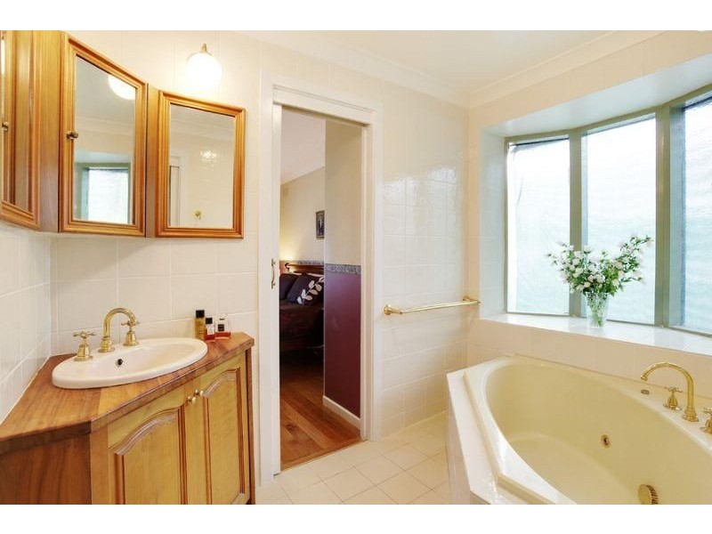 156 Haverbrack Drive, Mulgrave VIC 3170