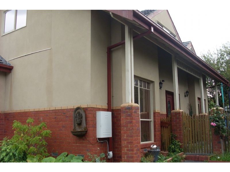 2/136 High Street Road, Ashwood VIC 3147