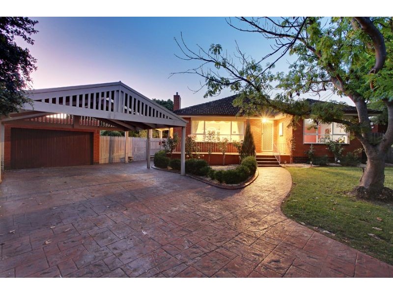 4 Loch Court, Glen Waverley VIC 3150