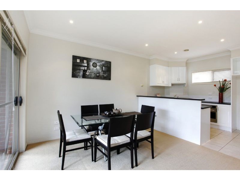 14/2 McKelvie Court, Glen Waverley VIC 3150