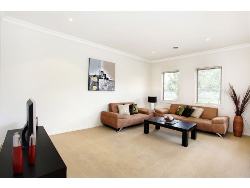 14/2 McKelvie Court, Glen Waverley VIC 3150