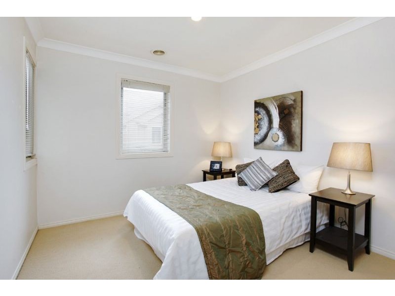 14/2 McKelvie Court, Glen Waverley VIC 3150