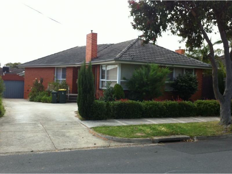 19 Witchwood Crescent, Burwood East VIC 3151