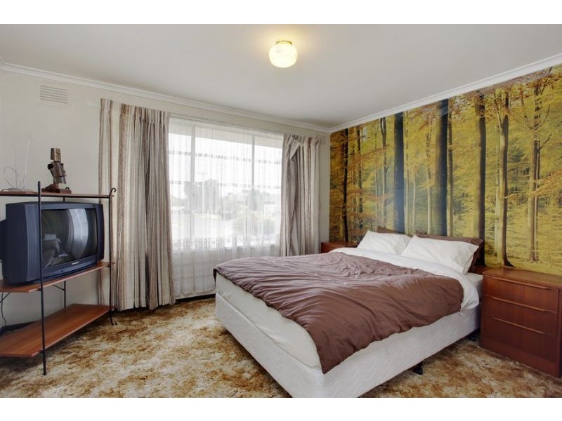 15 Ninevah Crescent, Wheelers Hill VIC 3150