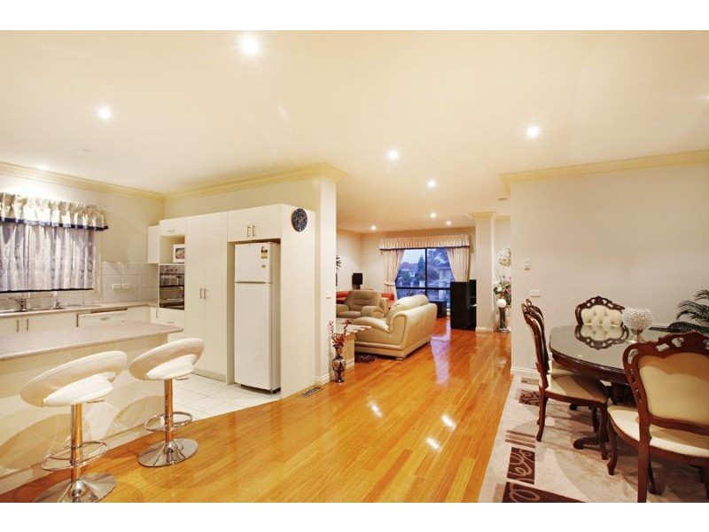 28 Seaview Crescent, Mulgrave VIC 3170