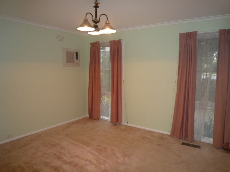 5 Newhaven Road, Burwood East VIC 3151