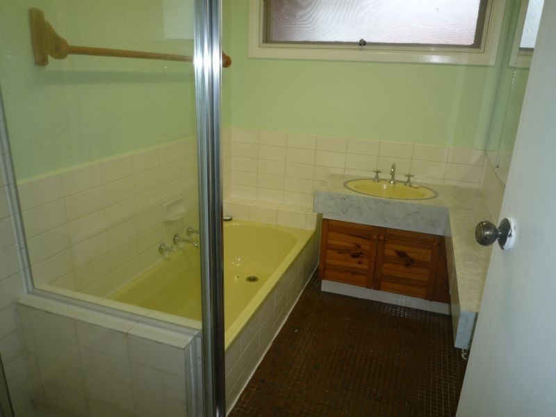 5 Newhaven Road, Burwood East VIC 3151